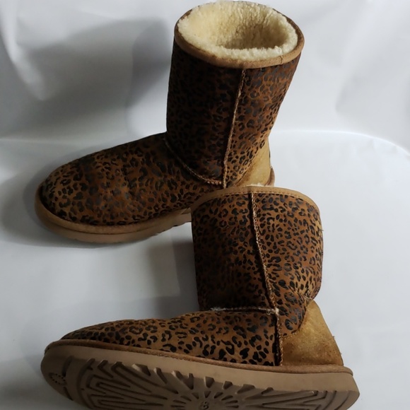 UGG Shoes - Ugg Rosette Leopard Brown Boots Sz 8